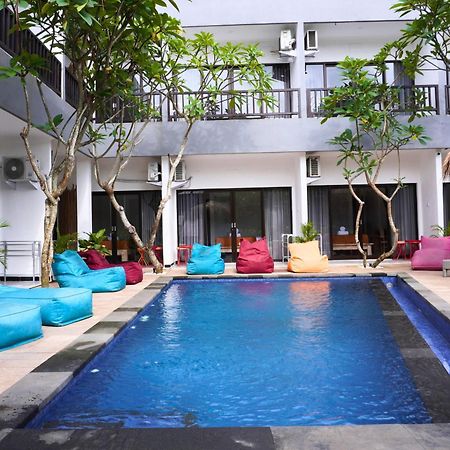 Summer Of Surf Hostel Uluwatu ウンガサン エクステリア 写真