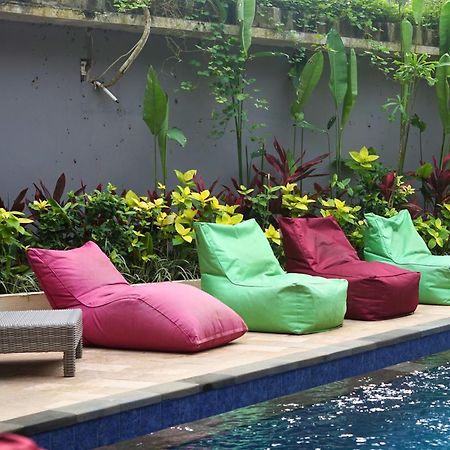 Summer Of Surf Hostel Uluwatu ウンガサン エクステリア 写真