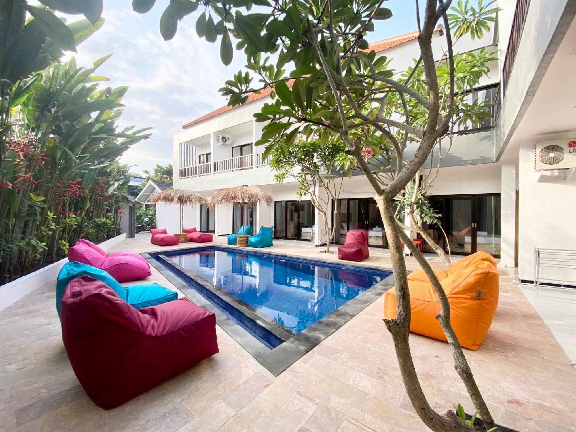 Summer Of Surf Hostel Uluwatu ウンガサン エクステリア 写真