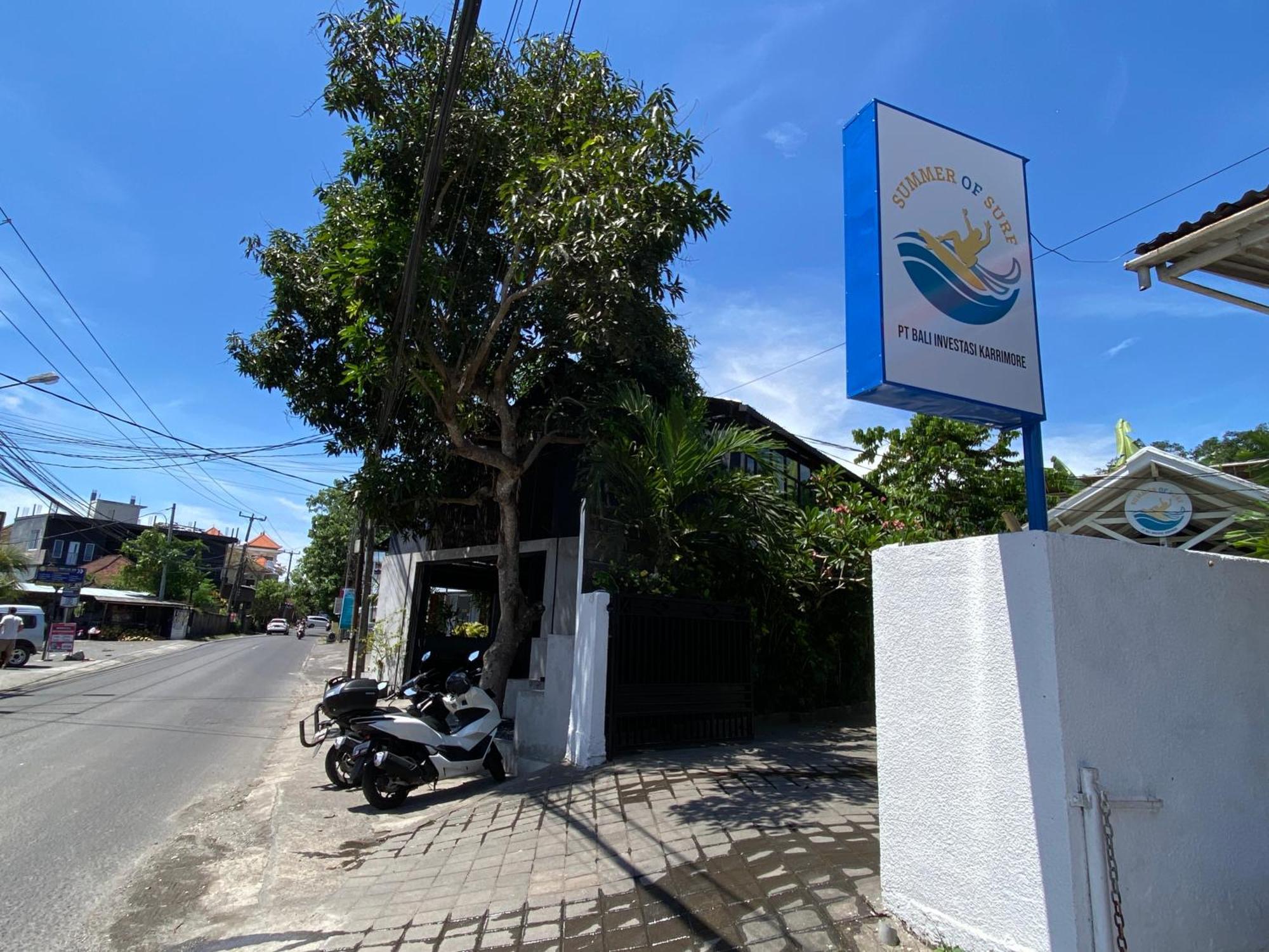 Summer Of Surf Hostel Uluwatu ウンガサン エクステリア 写真