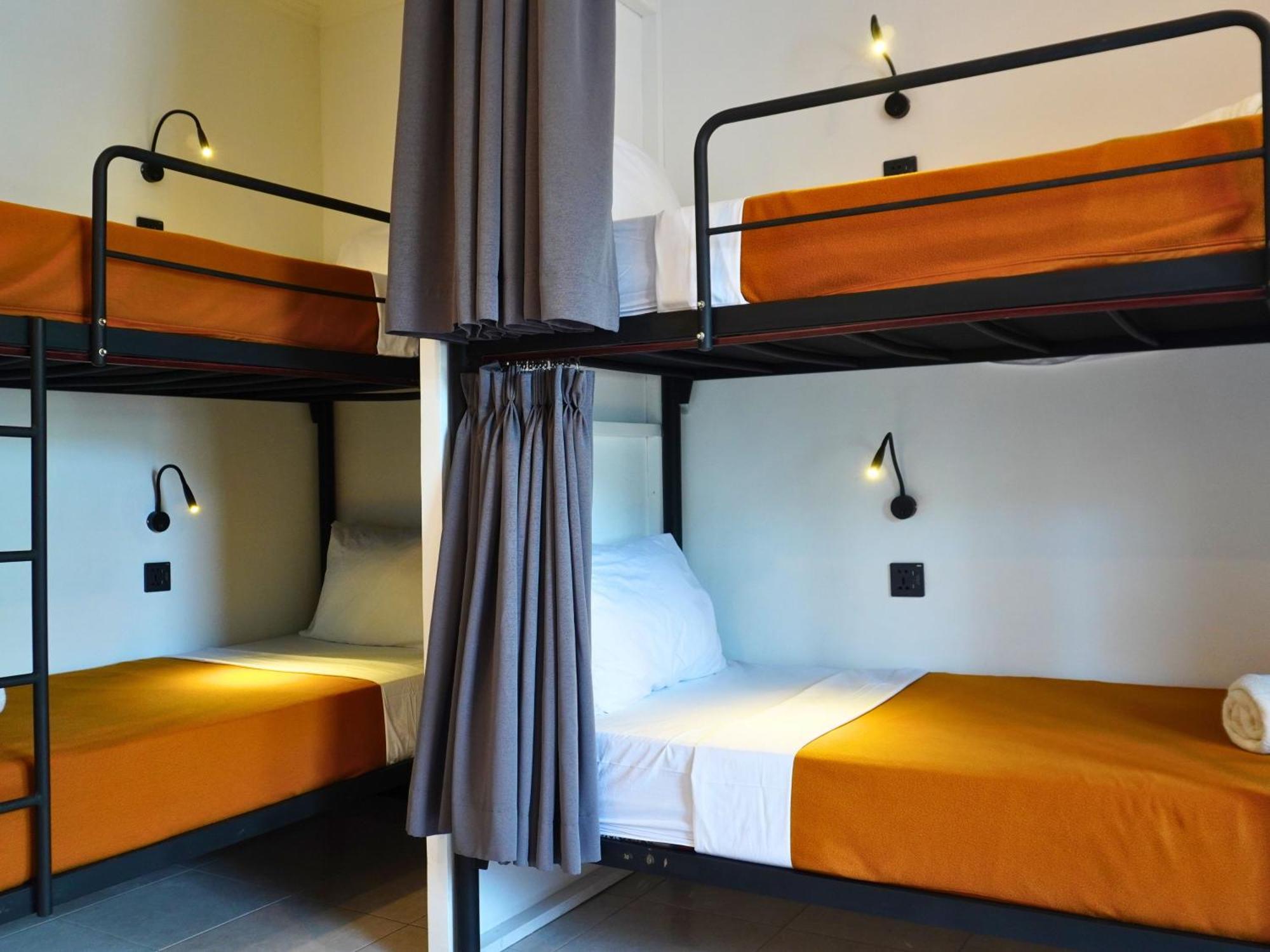 Summer Of Surf Hostel Uluwatu ウンガサン エクステリア 写真