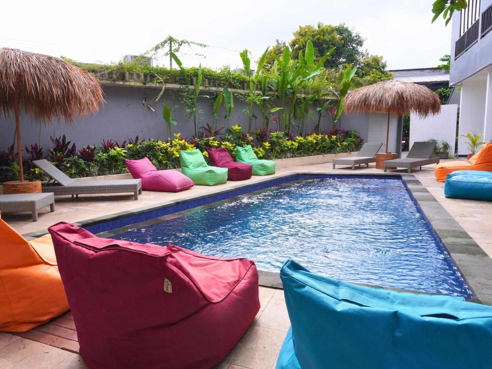 Summer Of Surf Hostel Uluwatu ウンガサン エクステリア 写真