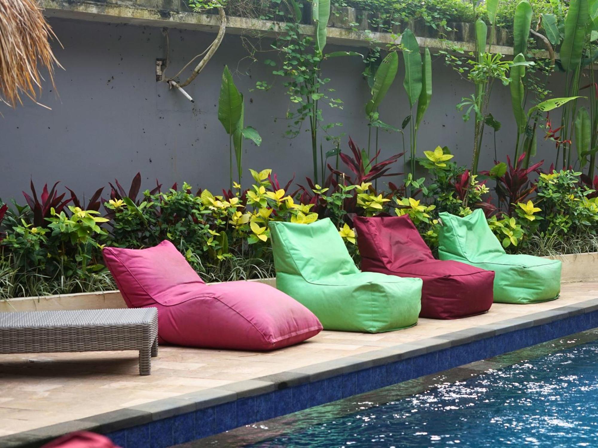 Summer Of Surf Hostel Uluwatu ウンガサン エクステリア 写真