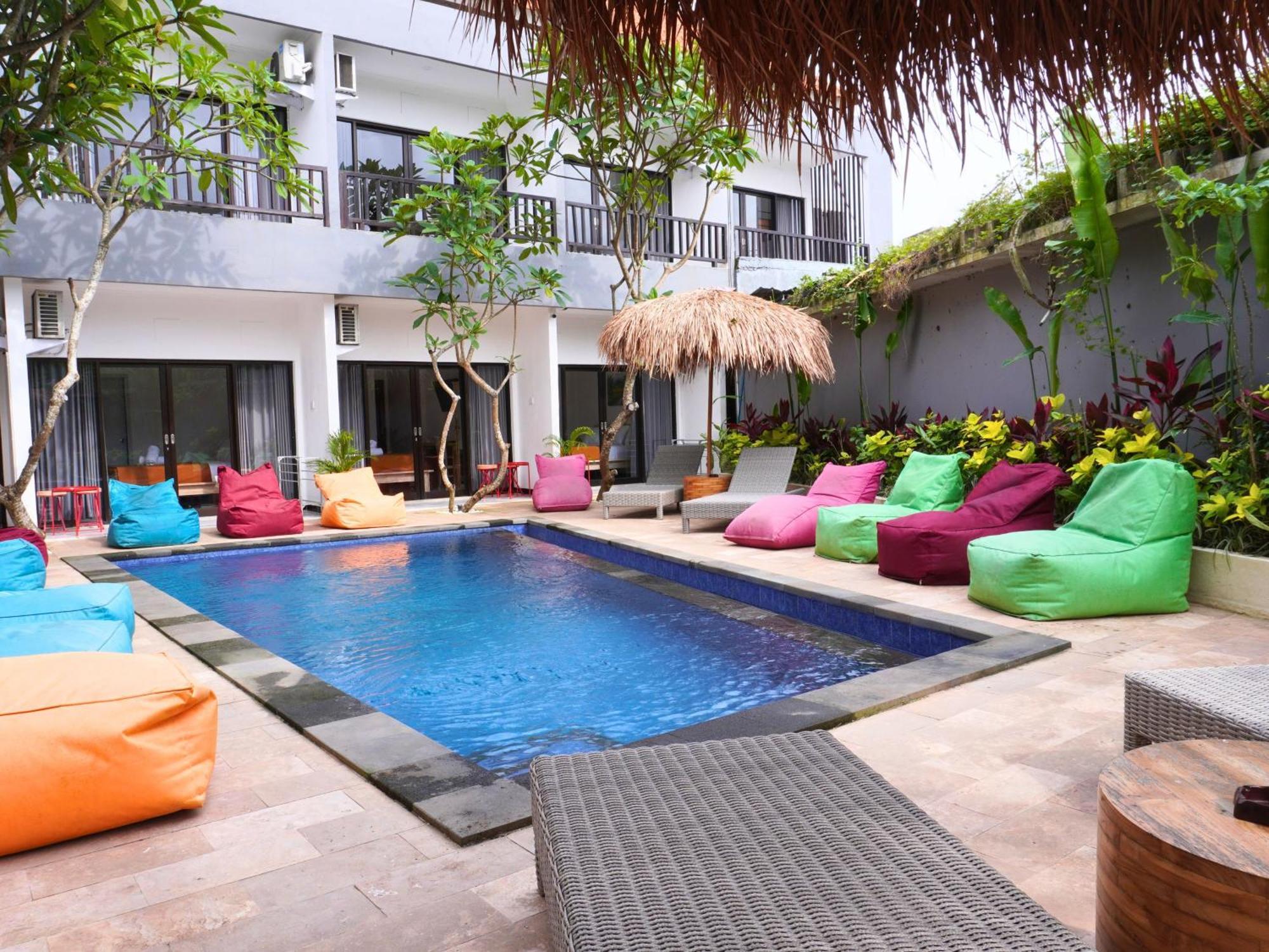 Summer Of Surf Hostel Uluwatu ウンガサン エクステリア 写真
