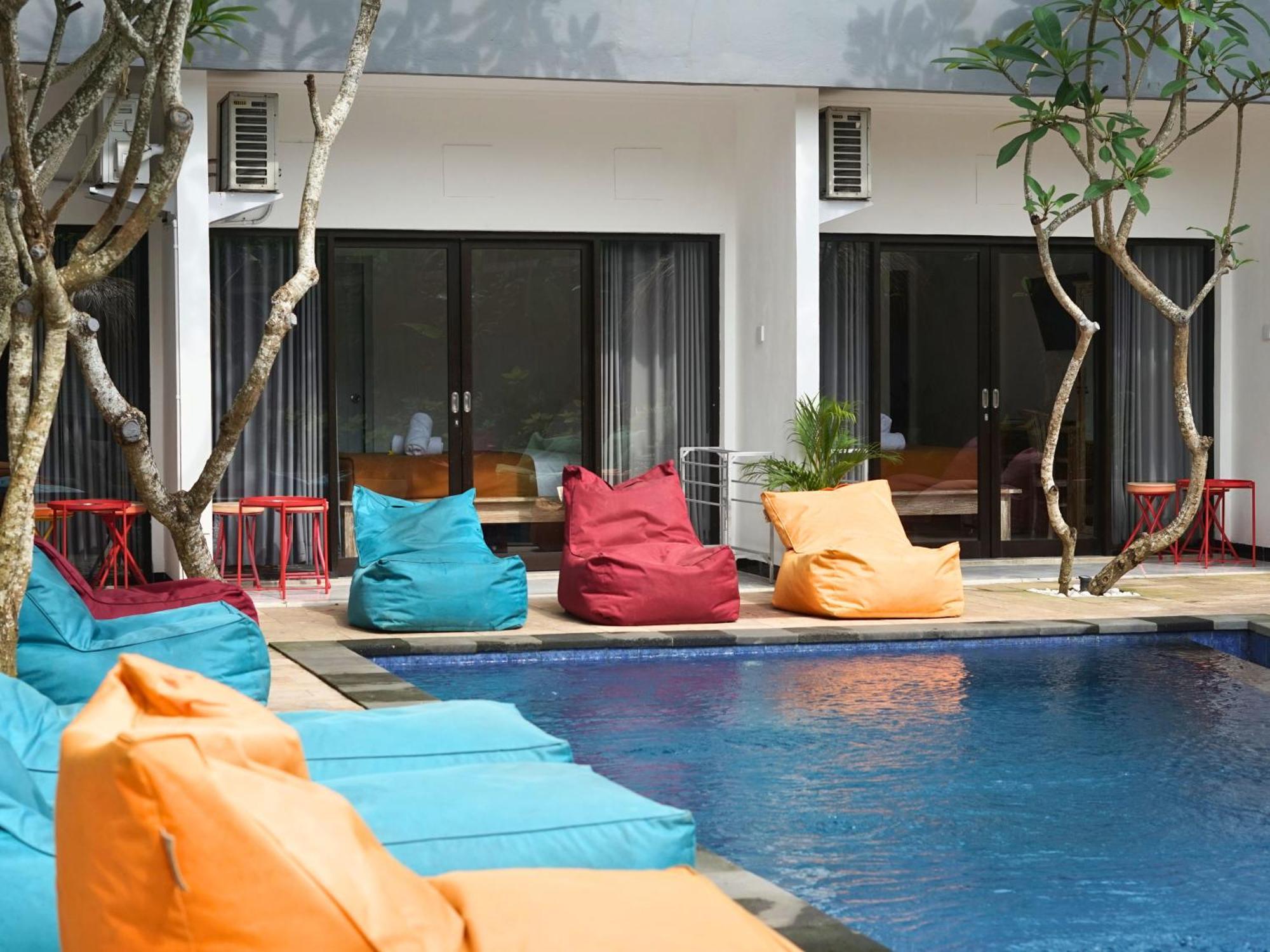 Summer Of Surf Hostel Uluwatu ウンガサン エクステリア 写真